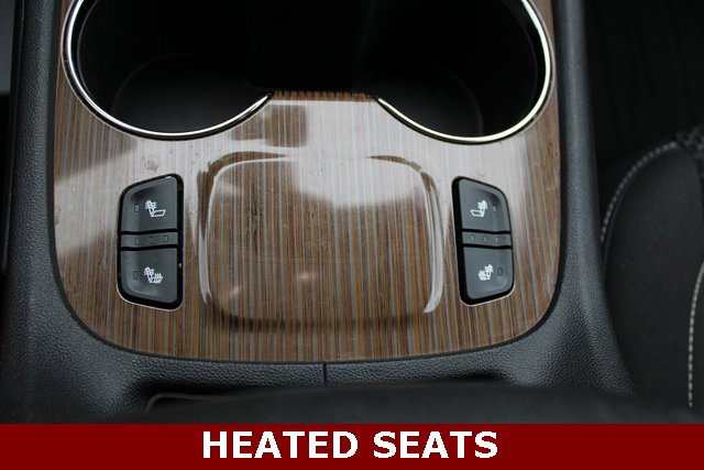 2020 Gmc Acadia SLE photo 16