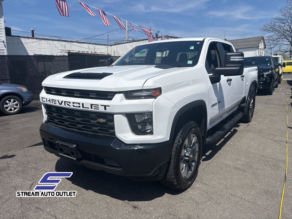 2022 Chevrolet Silverado 2500HD Custom photo 3