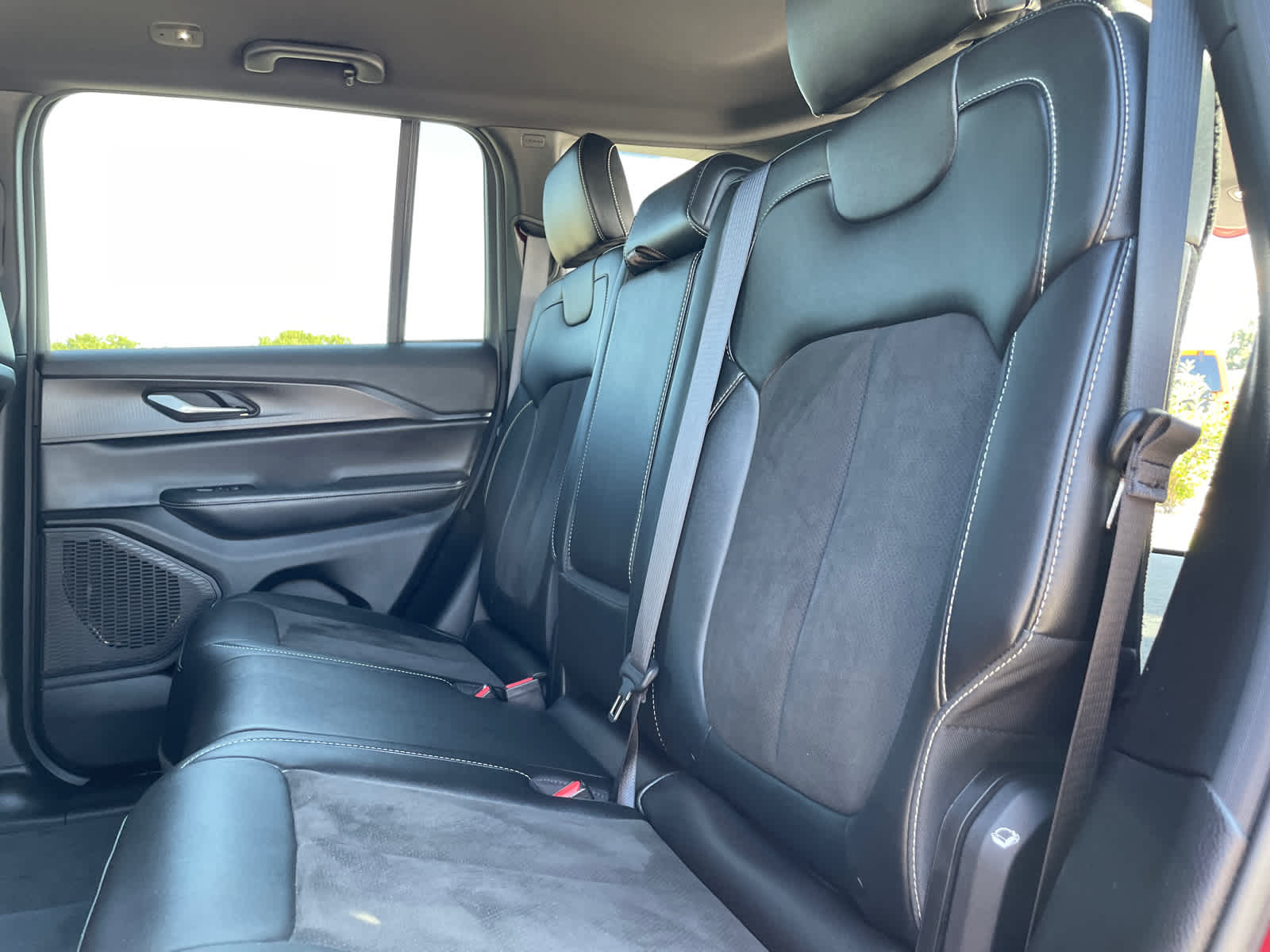 2023 Jeep Grand Cherokee Altitude photo 12