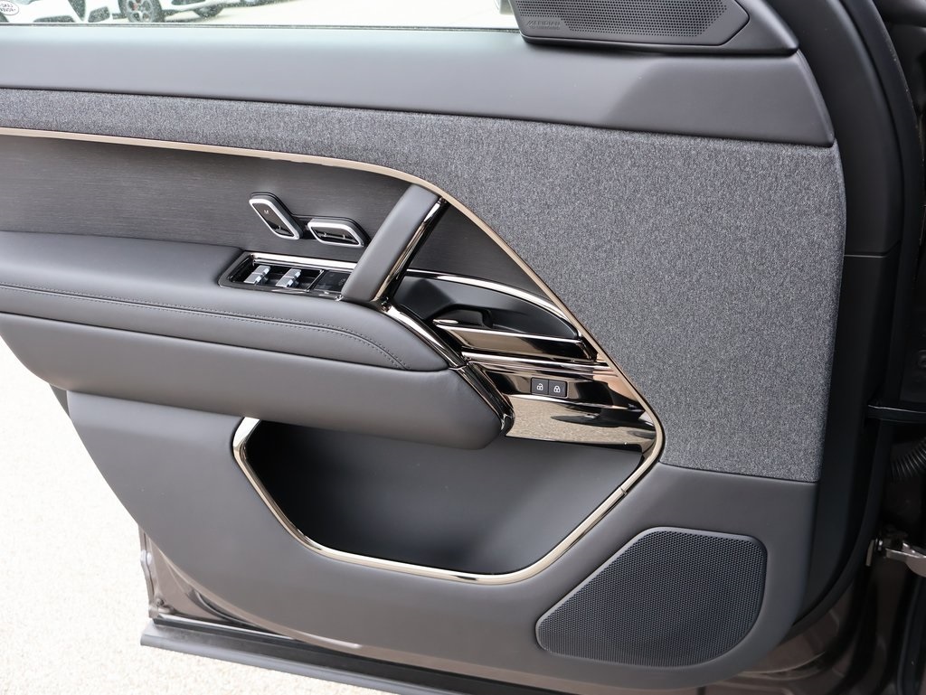 2025 Land Rover Range Rover Sport SE photo 29