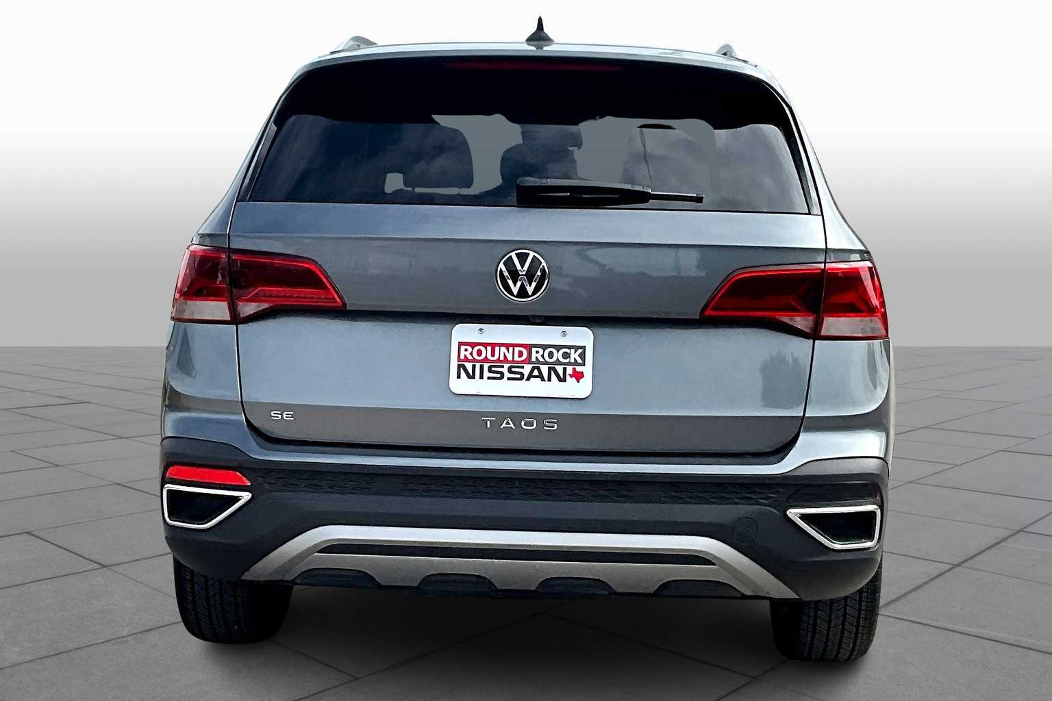 2024 Volkswagen Taos SE photo 4