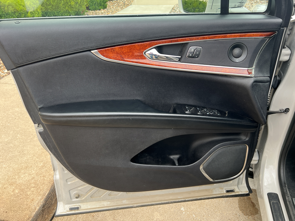 2019 Lincoln Nautilus Reserve photo 13