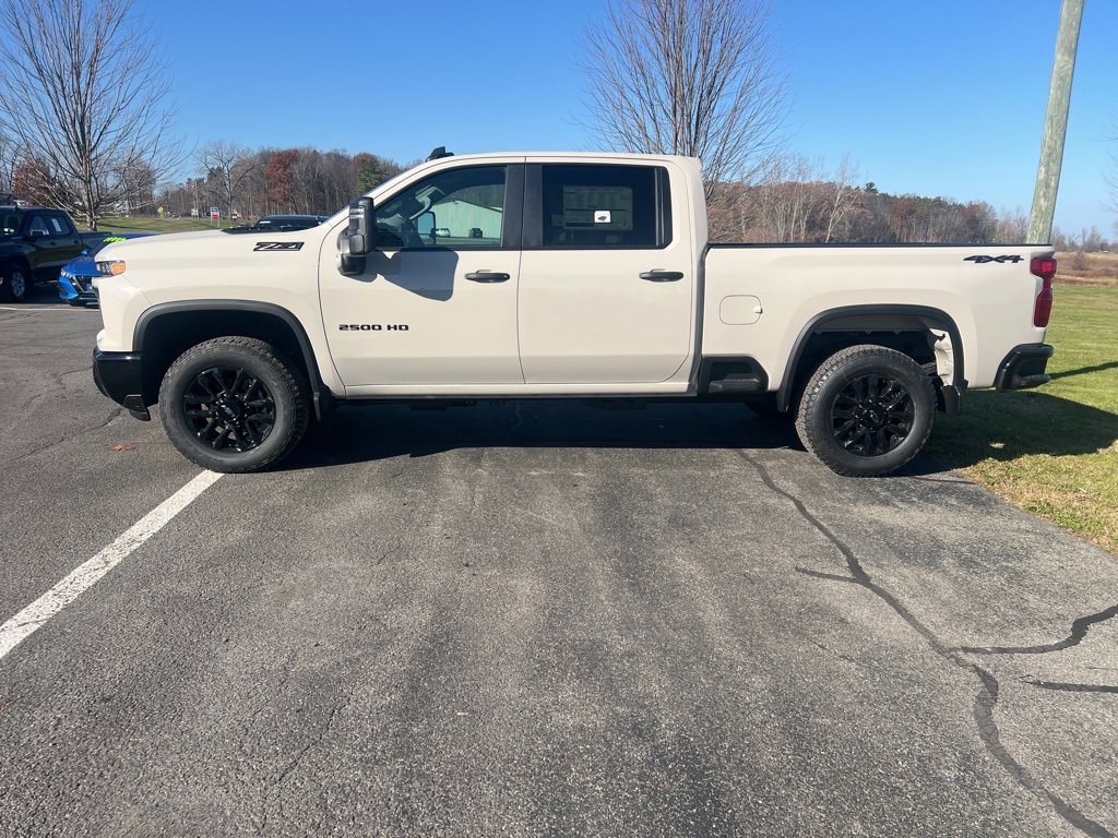 2026 Chevrolet Silverado 2500HD Custom photo 4