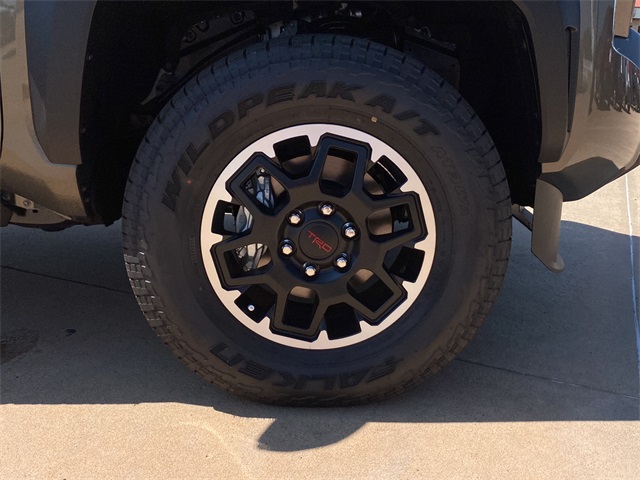 2025 Toyota Tacoma TRD Off-Road 4x4 Double Cab photo 9