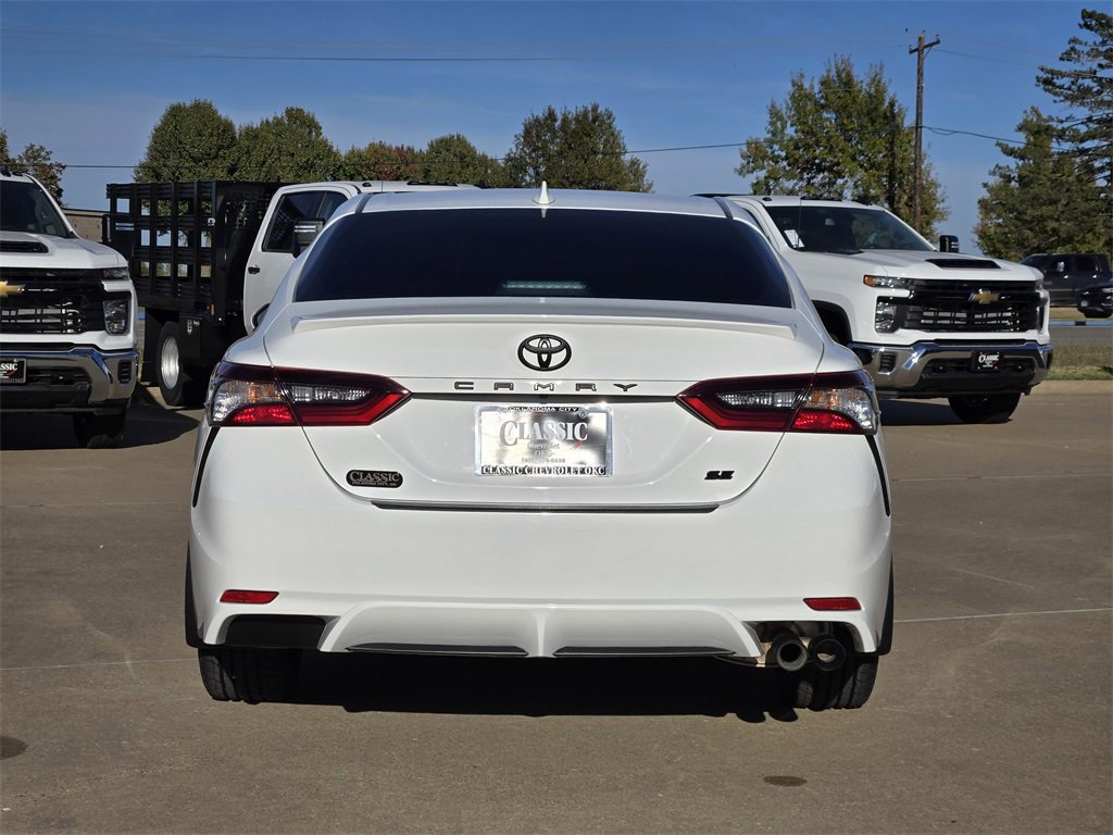 2023 Toyota Camry SE photo 4