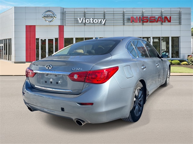 2015 Infiniti Q50 photo 2