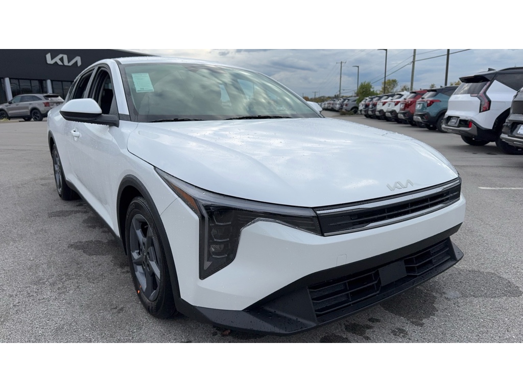 2025 Kia K4 LXS's photo