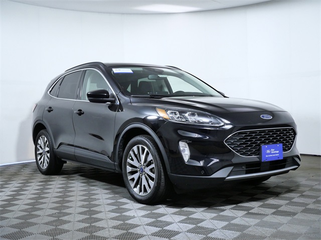 2022 Ford Escape Titanium's photo