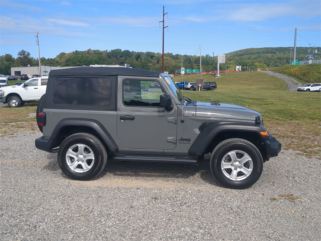 2022 Jeep Wrangler Sport S photo 2
