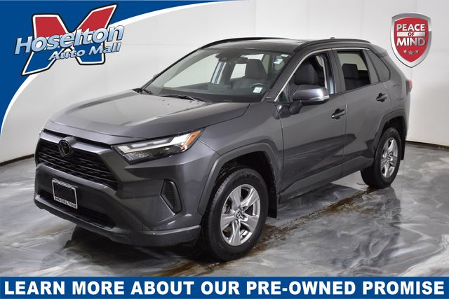 2023 Toyota RAV4 XLE's photo