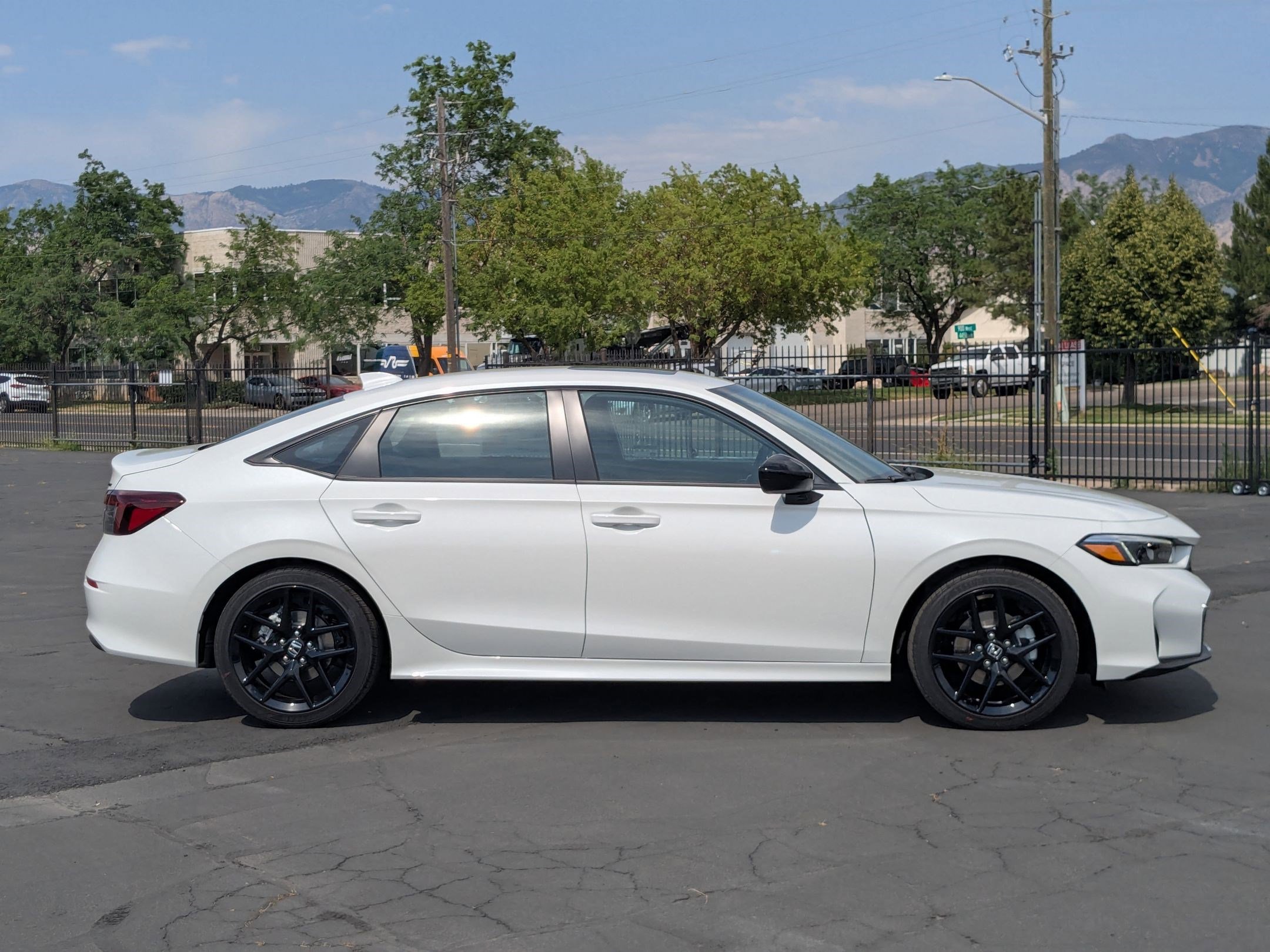 2026 Honda Civic Hybrid Sport photo 2