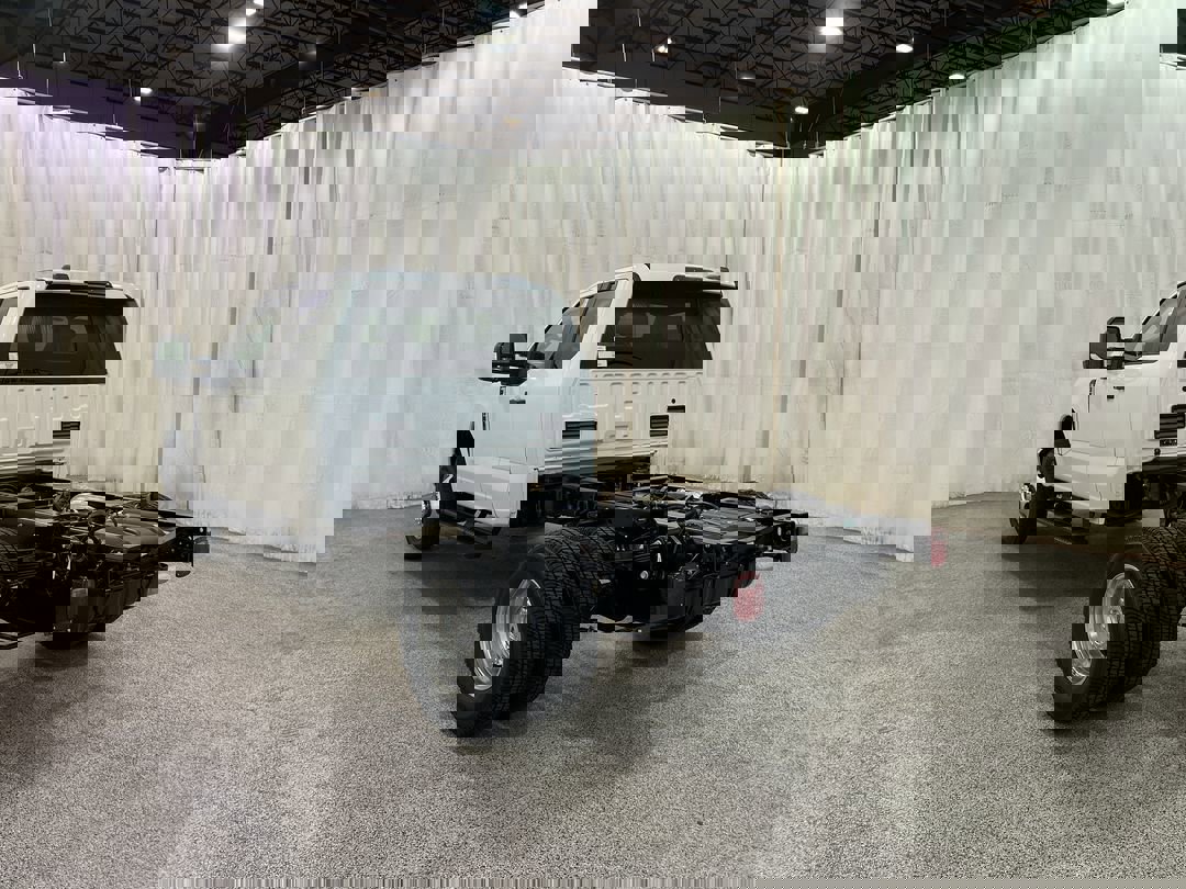 New 2025 OXFORD WHITE Ford XL image 9