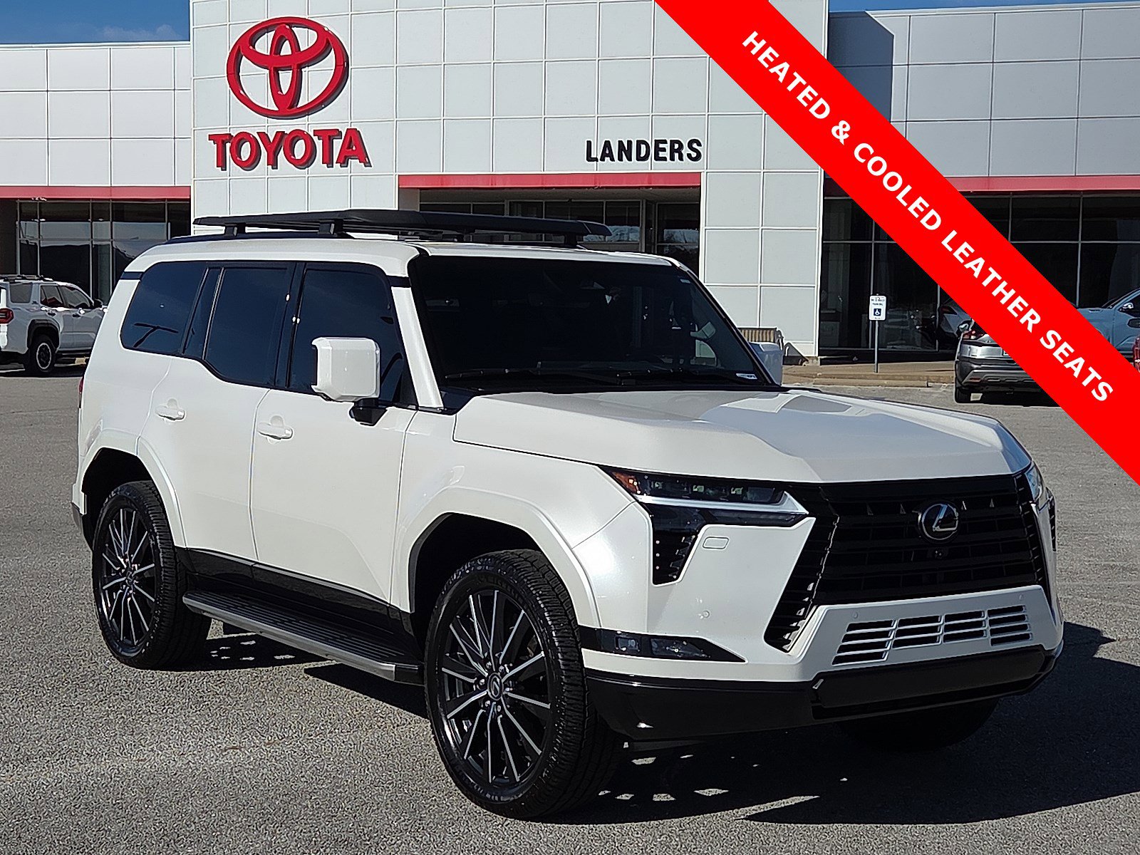 2024 Lexus GX Luxury's photo