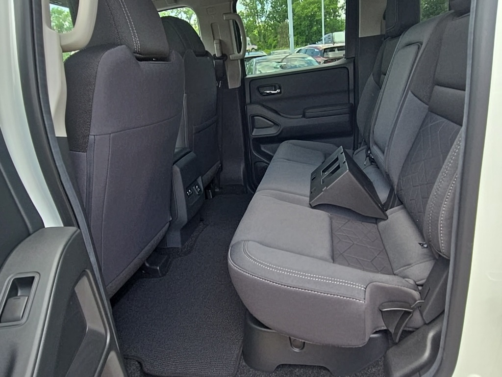 2025 Nissan Frontier Crew Cab SV photo 29