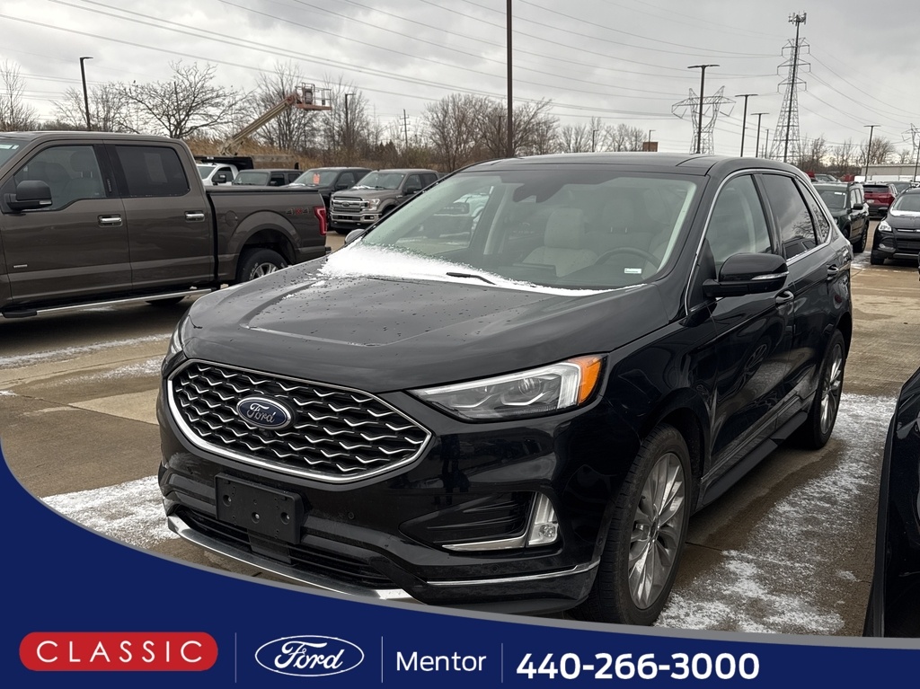 2022 Ford Edge Titanium's photo