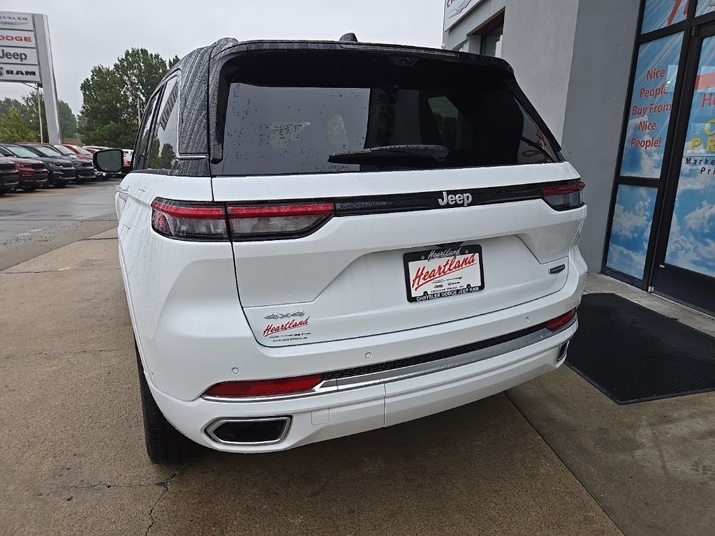 2025 Jeep Grand Cherokee Summit Reserve photo 4
