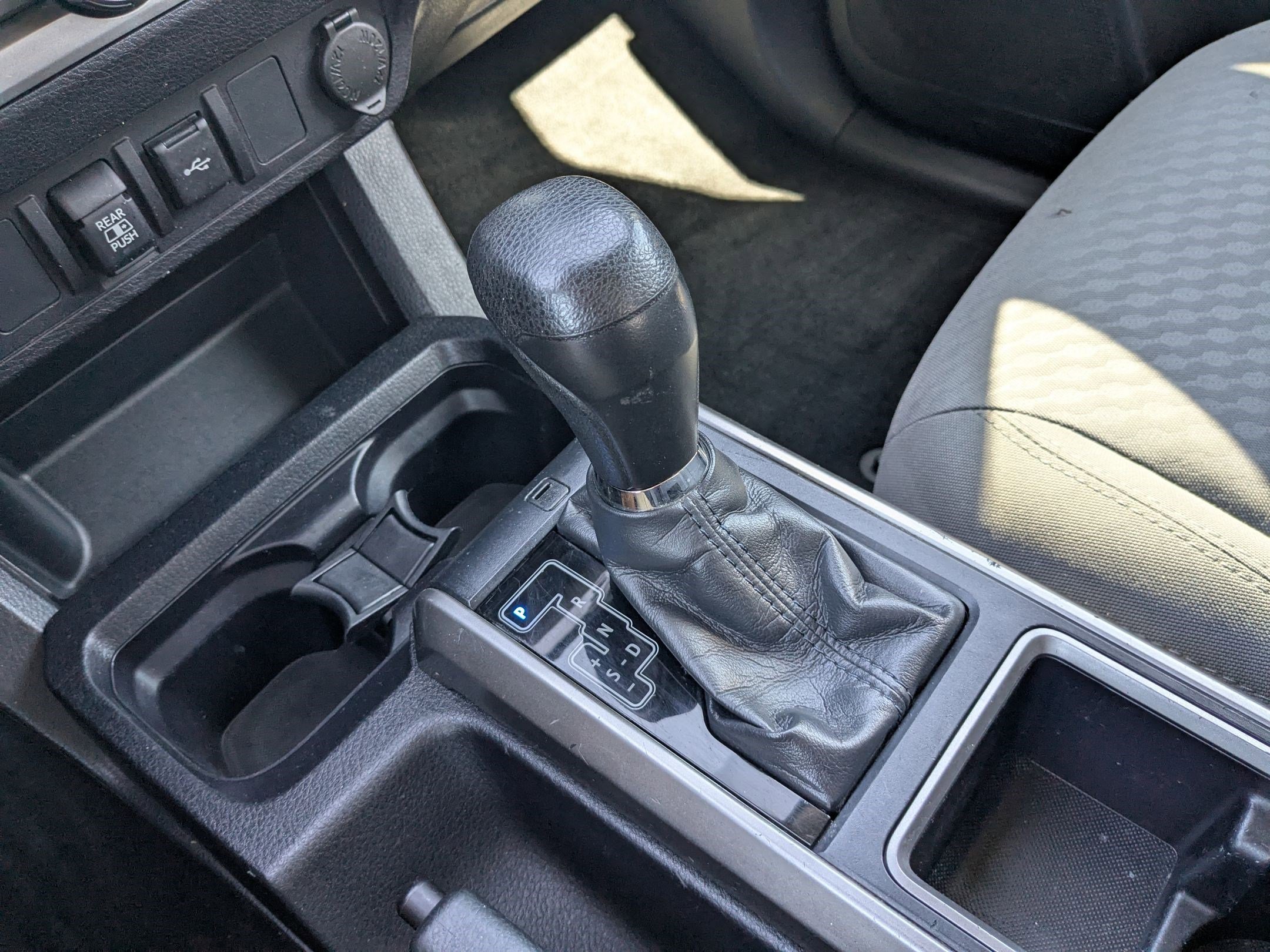 2020 Toyota Tacoma SR5 photo 21