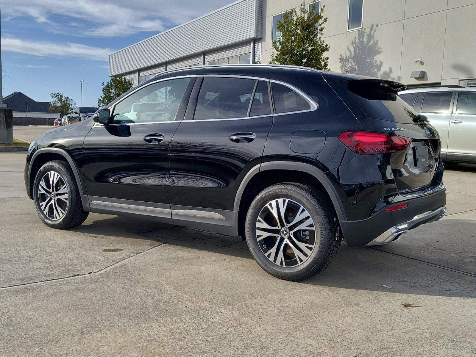 2025 Mercedes Benz GLA 250 photo 3