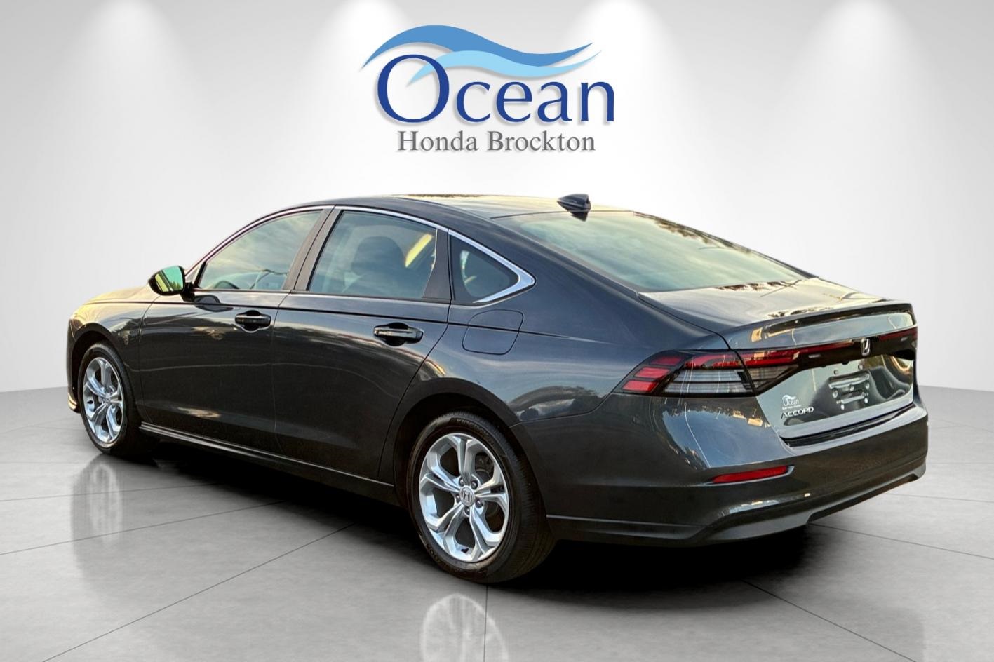 2023 Honda Accord LX photo 4