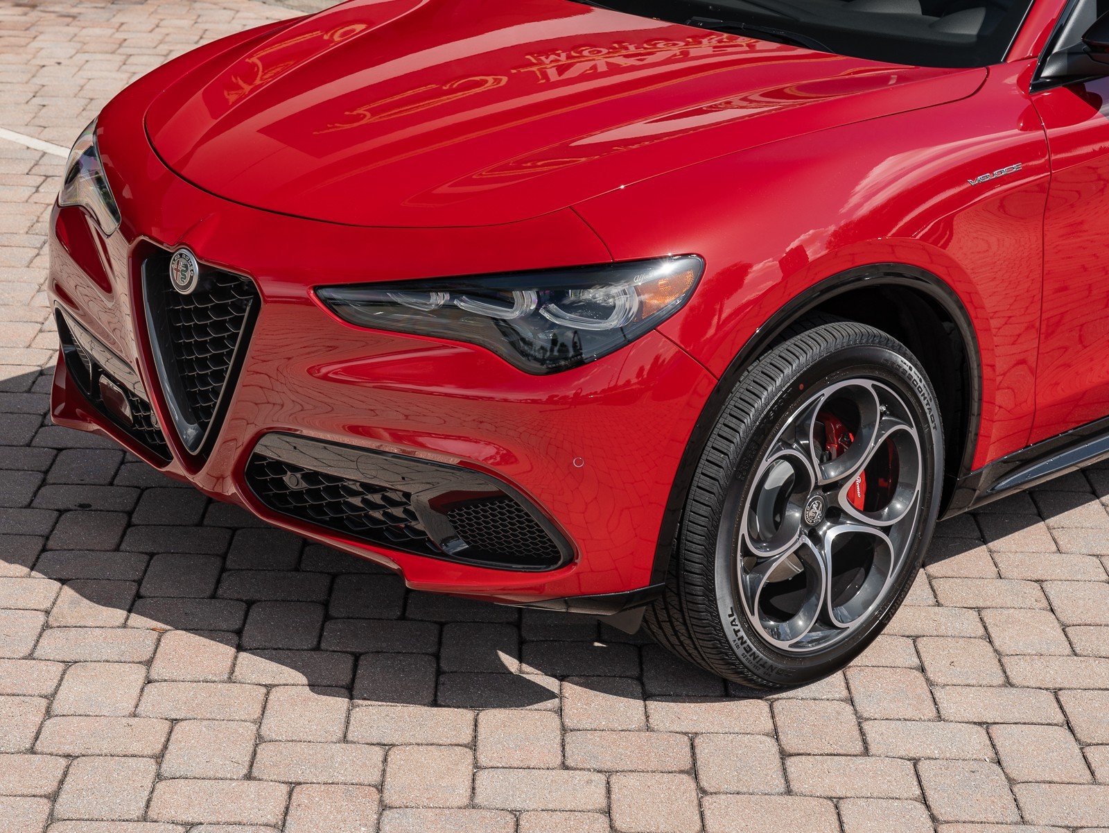 2024 Alfa Romeo Stelvio photo 22