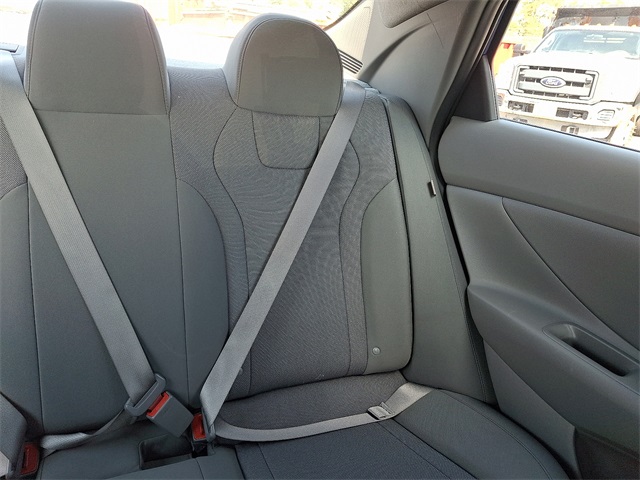2024 Hyundai Elantra SE photo 20
