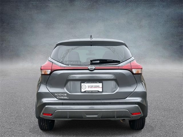 2025 Nissan Kicks Play S photo 2