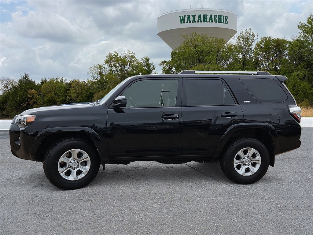 2024 Toyota 4Runner SR5 photo 3