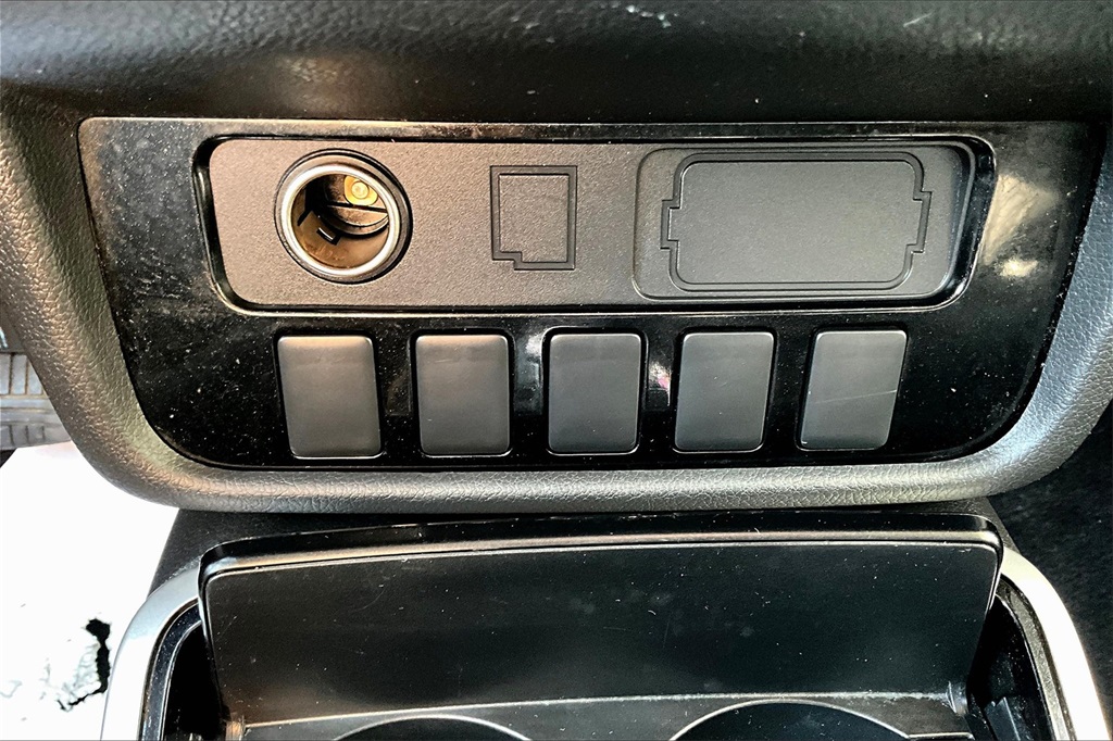 2018 Mitsubishi Outlander ES photo 27