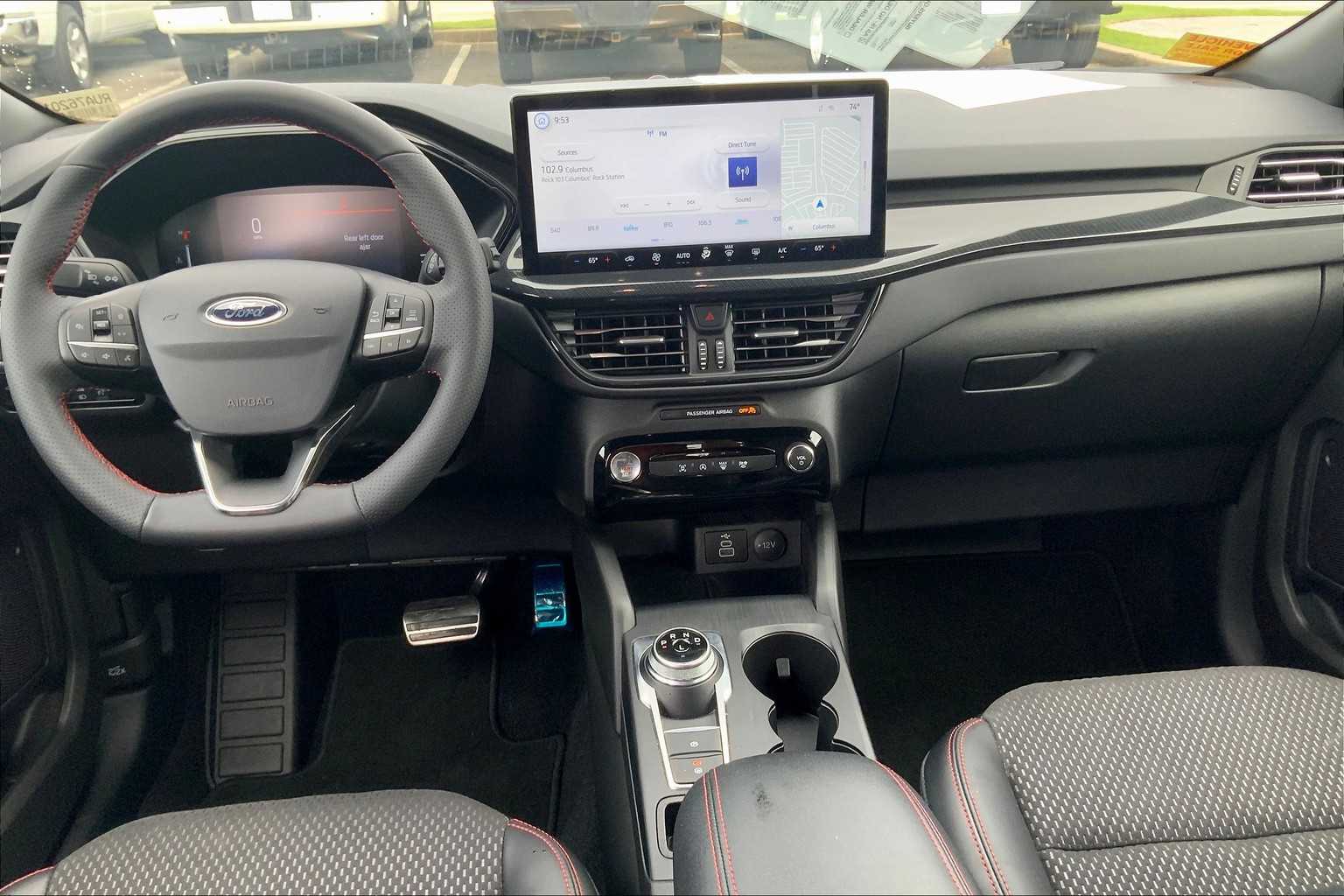 2024 Ford Escape ST-Line photo 13