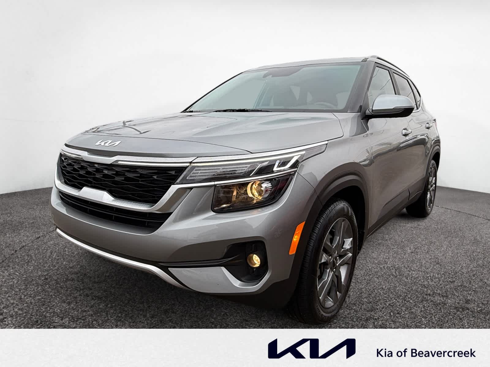 2023 Kia Seltos S's photo