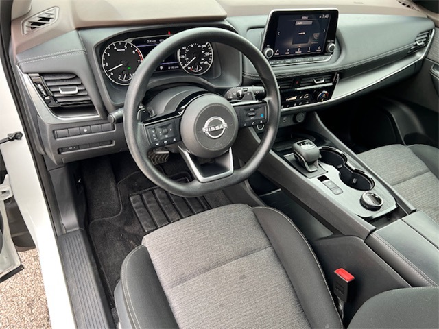2022 Nissan Rogue SV photo 12