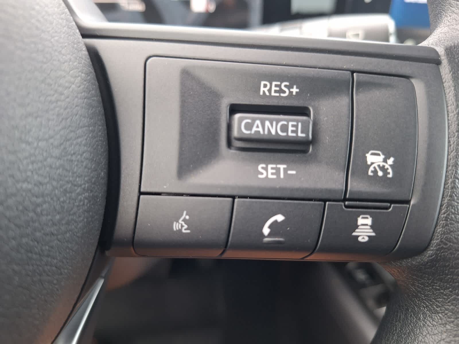 2026 Nissan Kicks SV photo 14