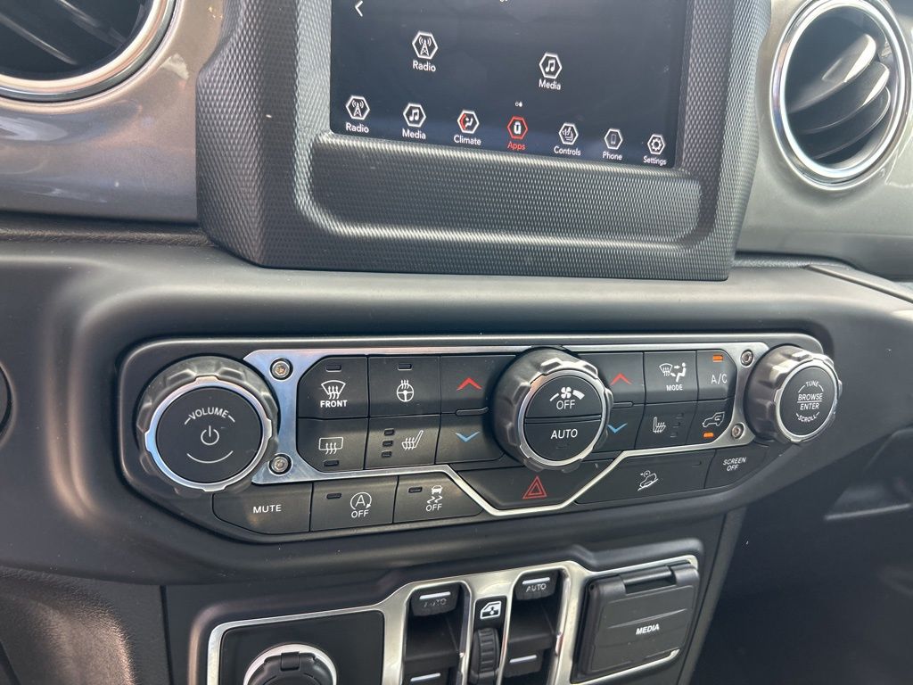 2019 Jeep Wrangler Unlimited Sahara photo 40