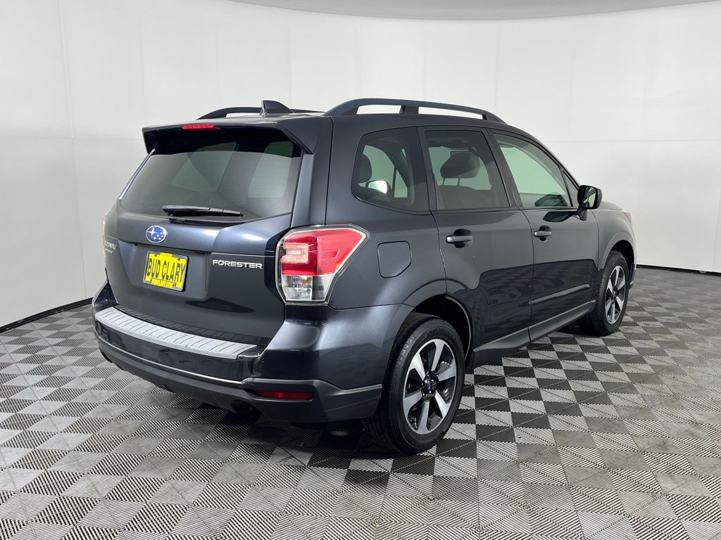 2018 Subaru Forester 2.5i Premium photo 3