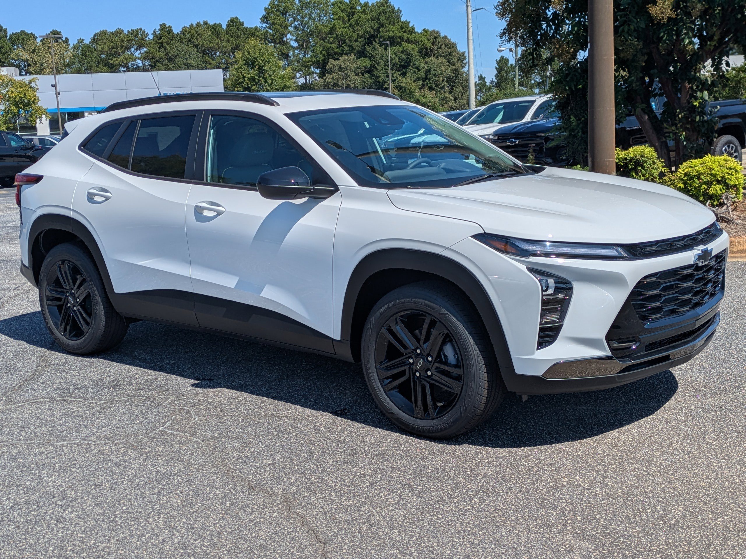2025 Chevrolet Trax ACTIV photo 2