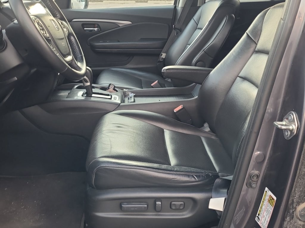 2017 Honda Ridgeline RTL-T photo 4
