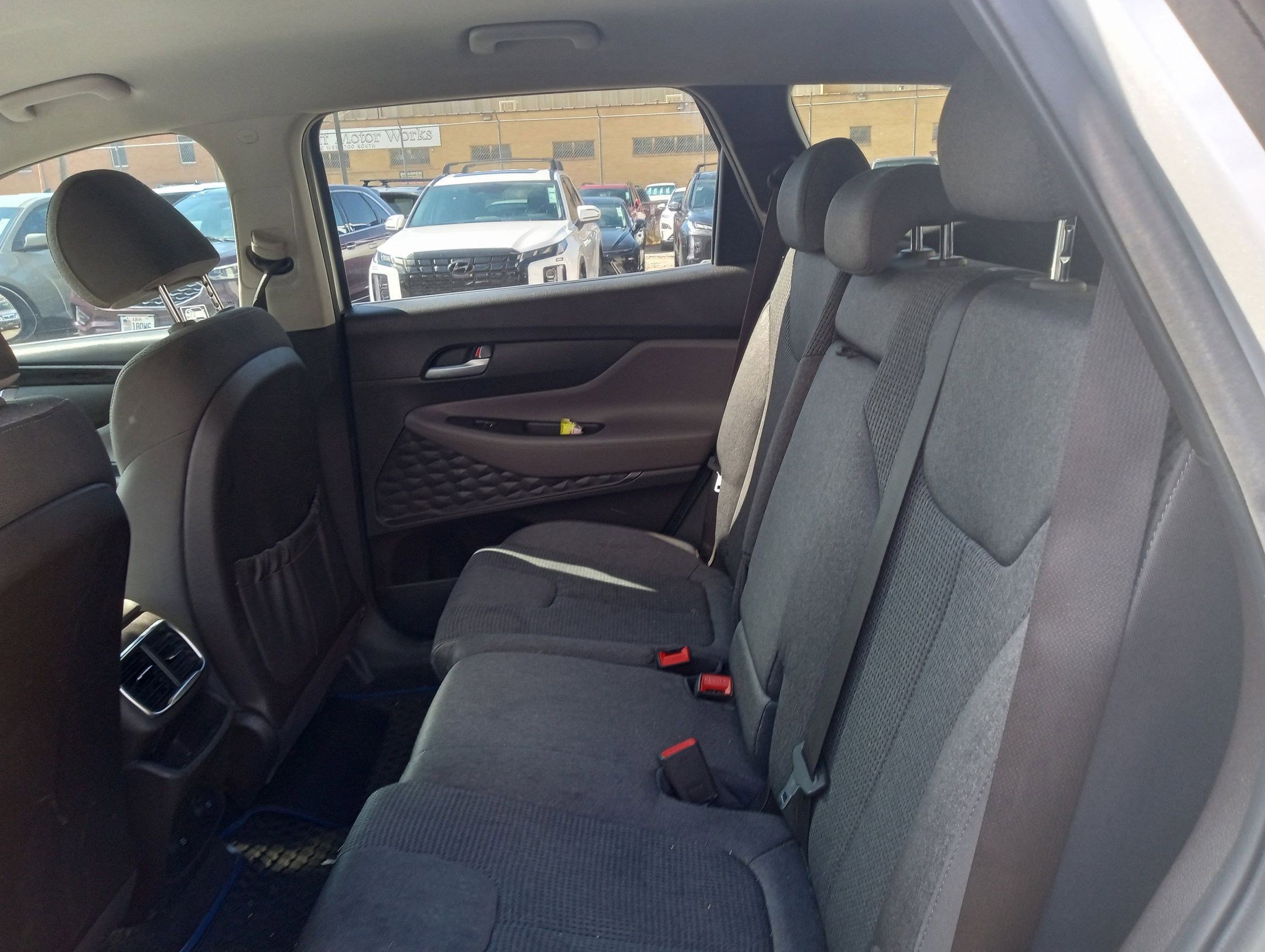 2019 Hyundai Santa Fe SE photo 9