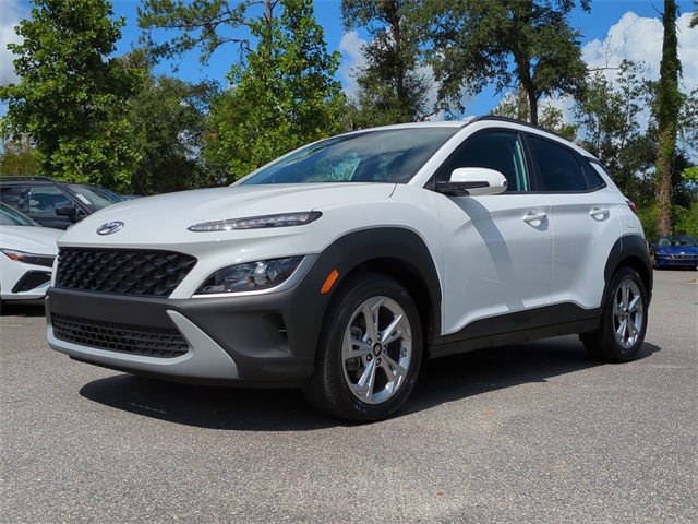 2023 Hyundai Kona SEL photo 2