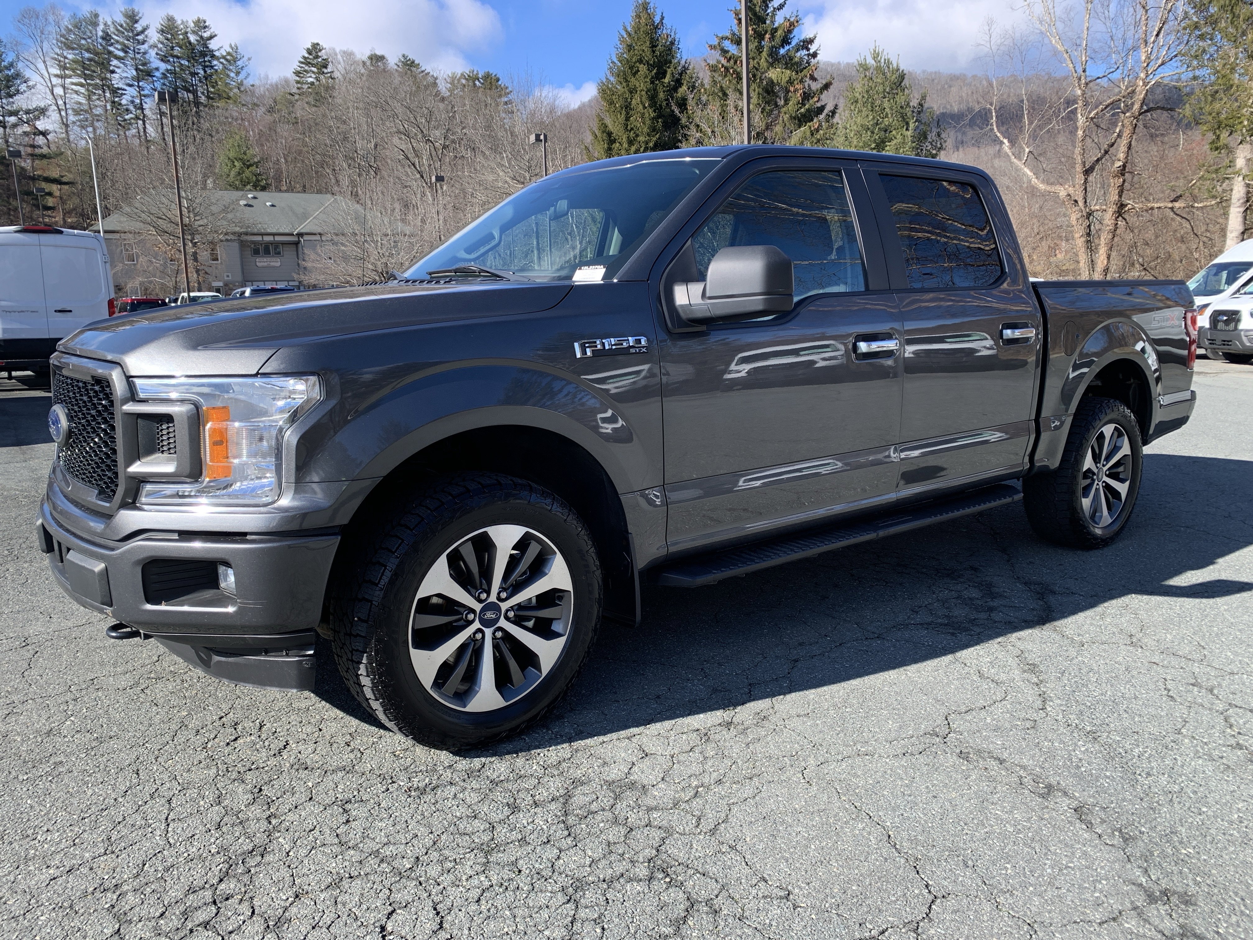 2019 Ford F-150 XL's photo