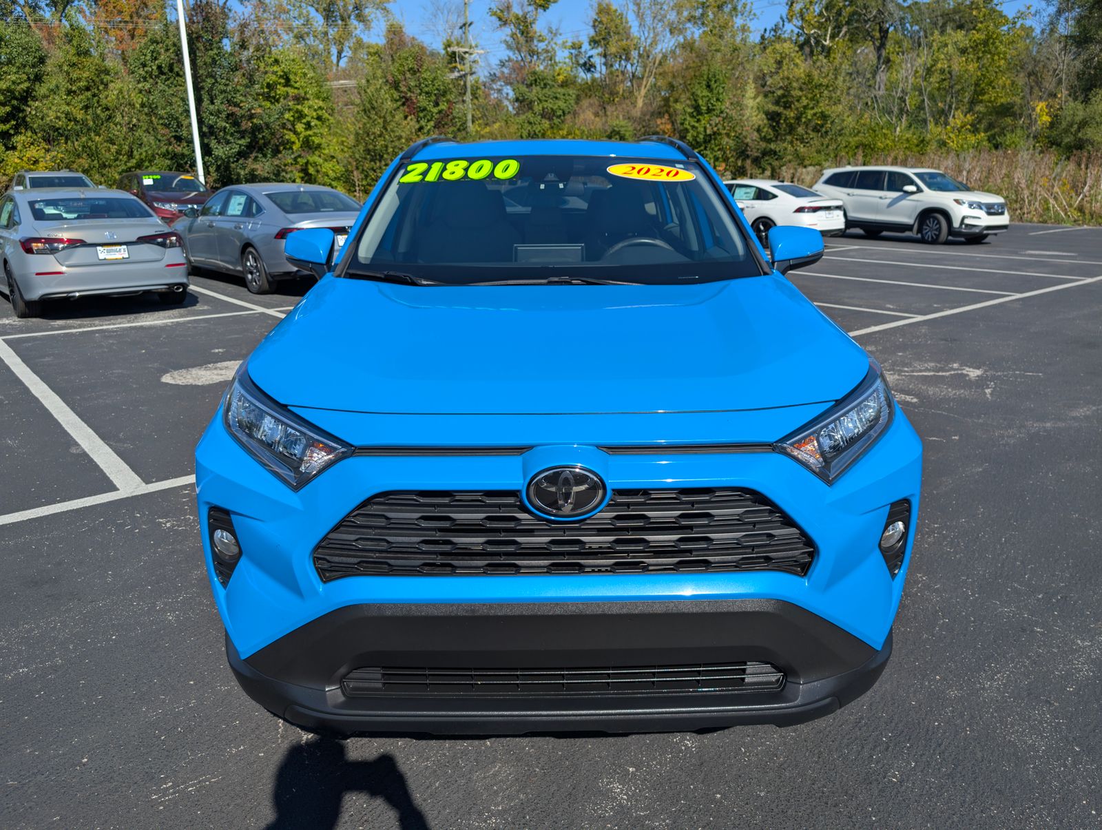2020 Toyota RAV4 XLE photo 9