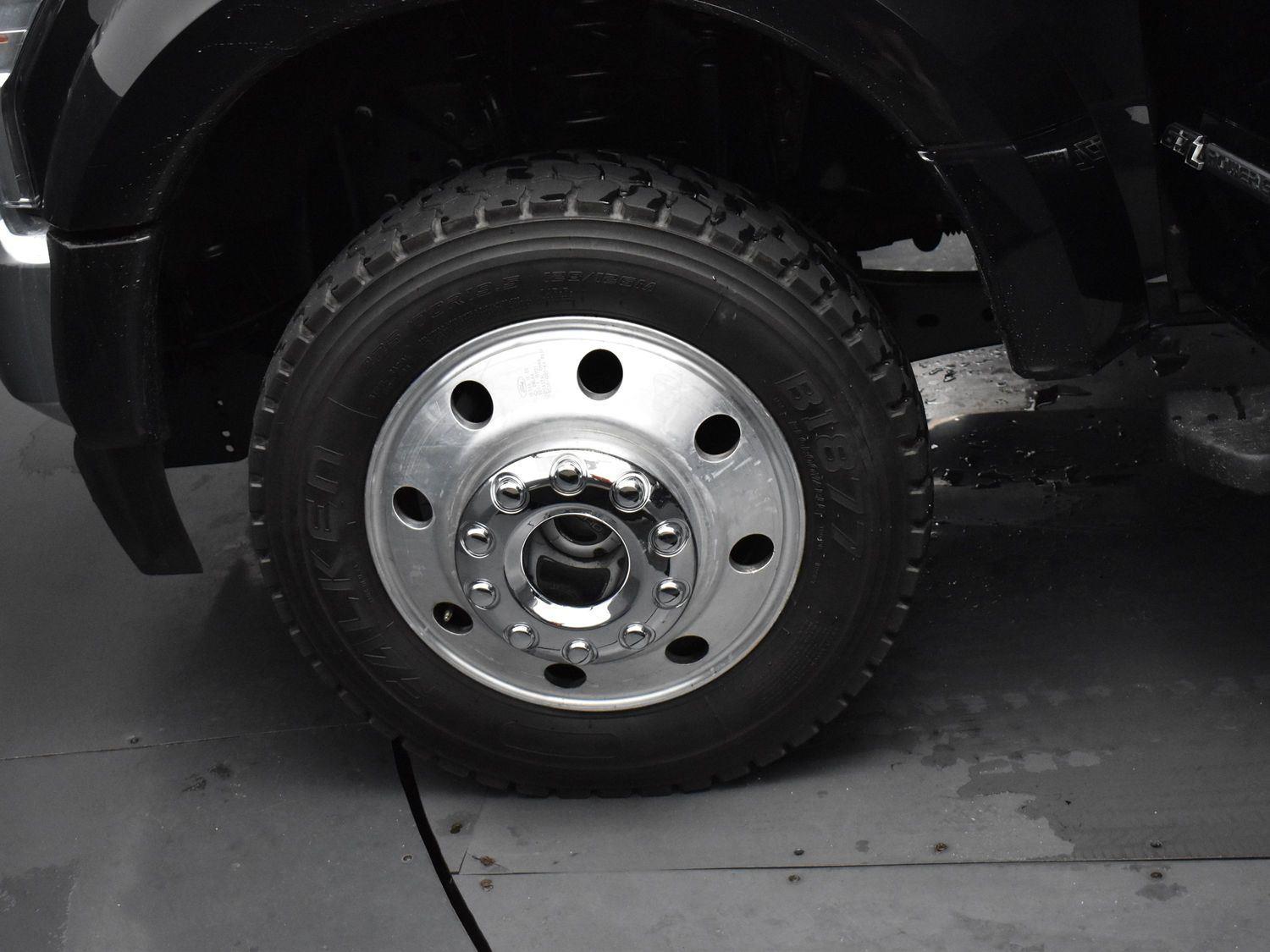 2022 Ford F-450 Lariat photo 35