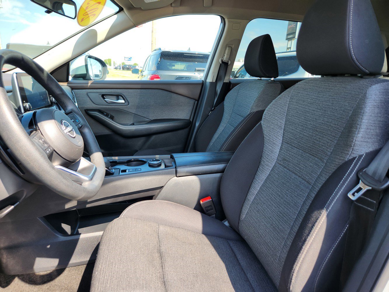 2023 Nissan Rogue SV photo 25