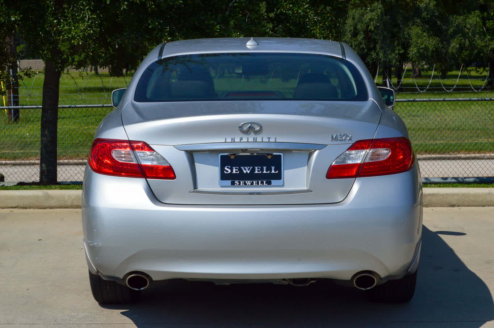 2011 Infiniti M37 photo 5