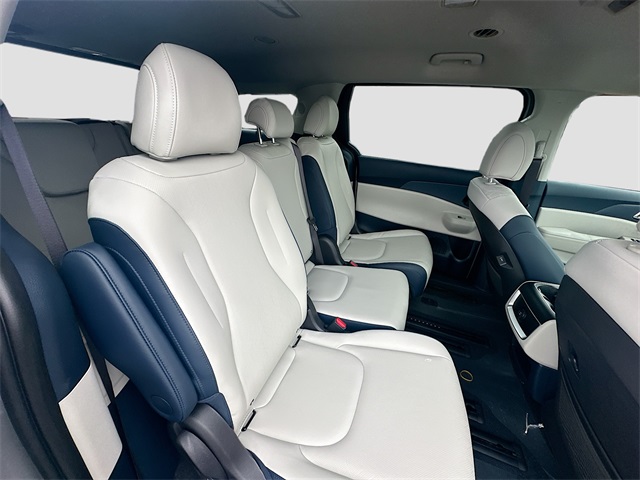 2026 Kia Carnival EX photo 25