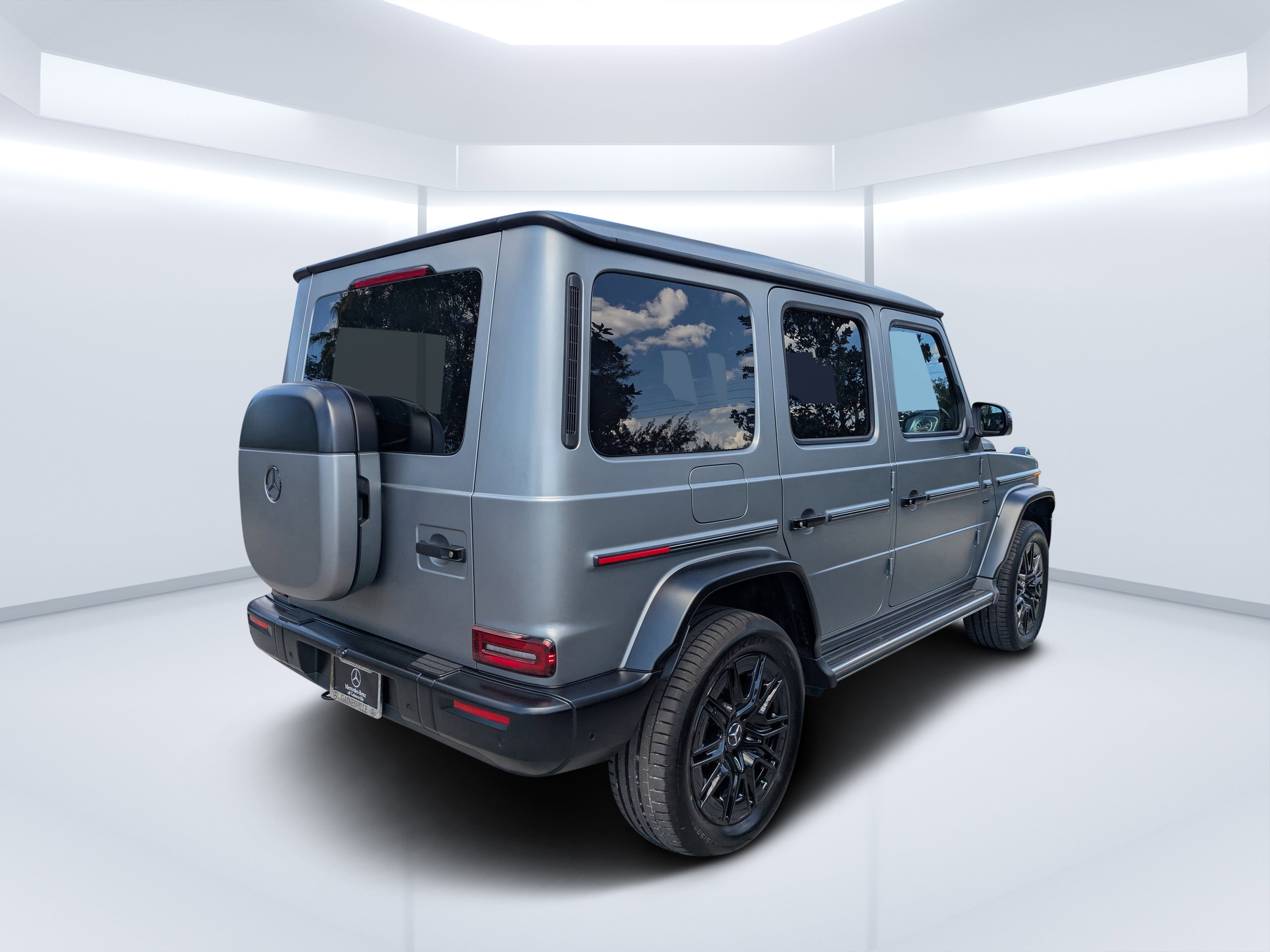 2025 Mercedes Benz G photo 3