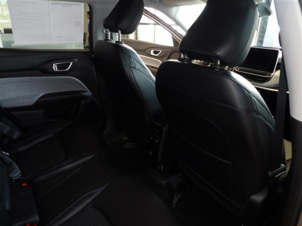 2022 Jeep Compass Latitude photo 15