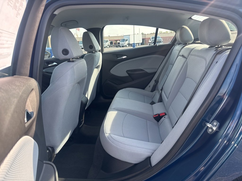 2019 Chevrolet Cruze LT photo 13
