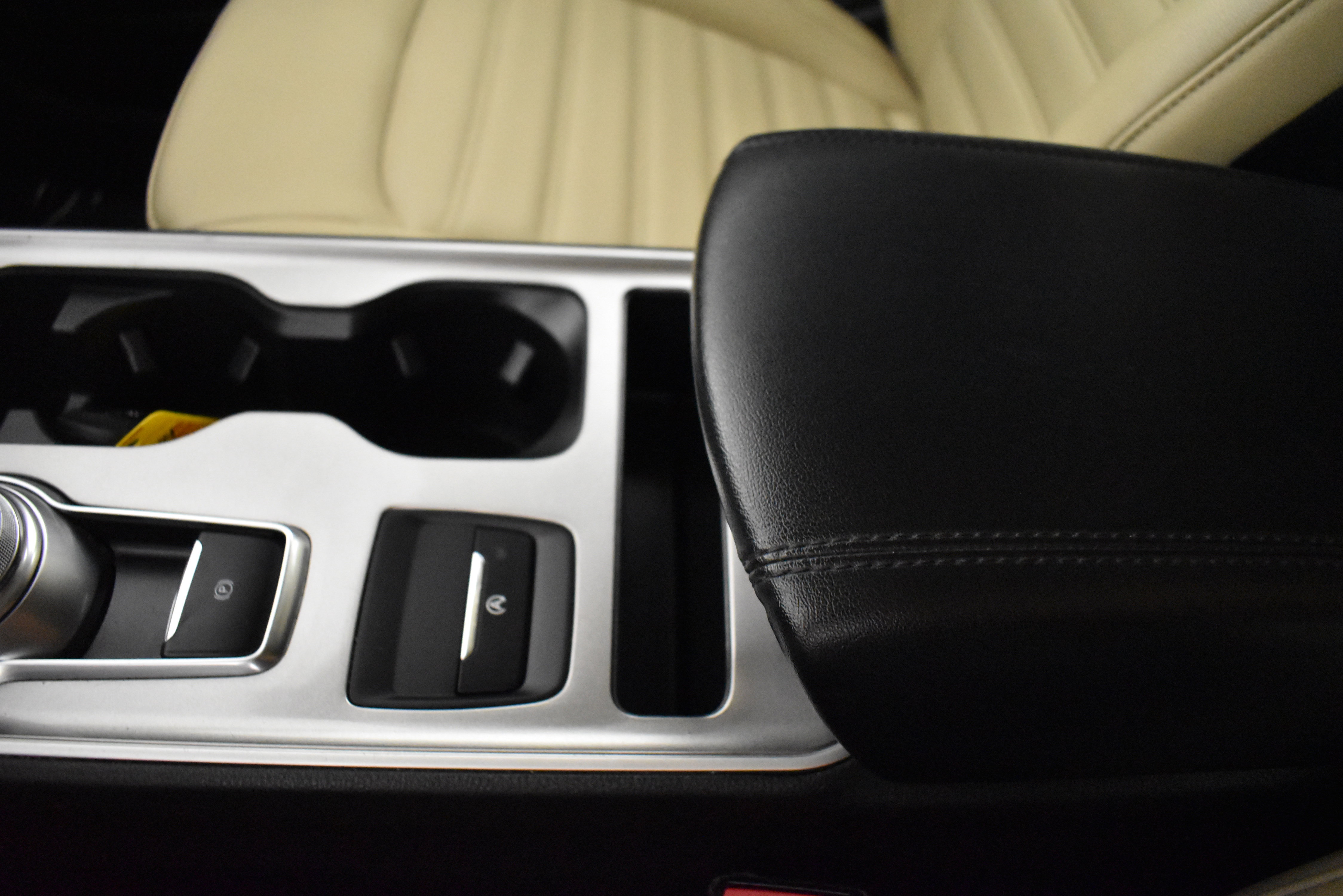 2023 Ford Edge SEL photo 4