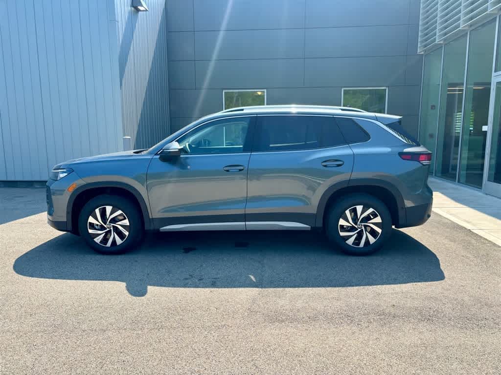2025 Volkswagen Tiguan S photo 6