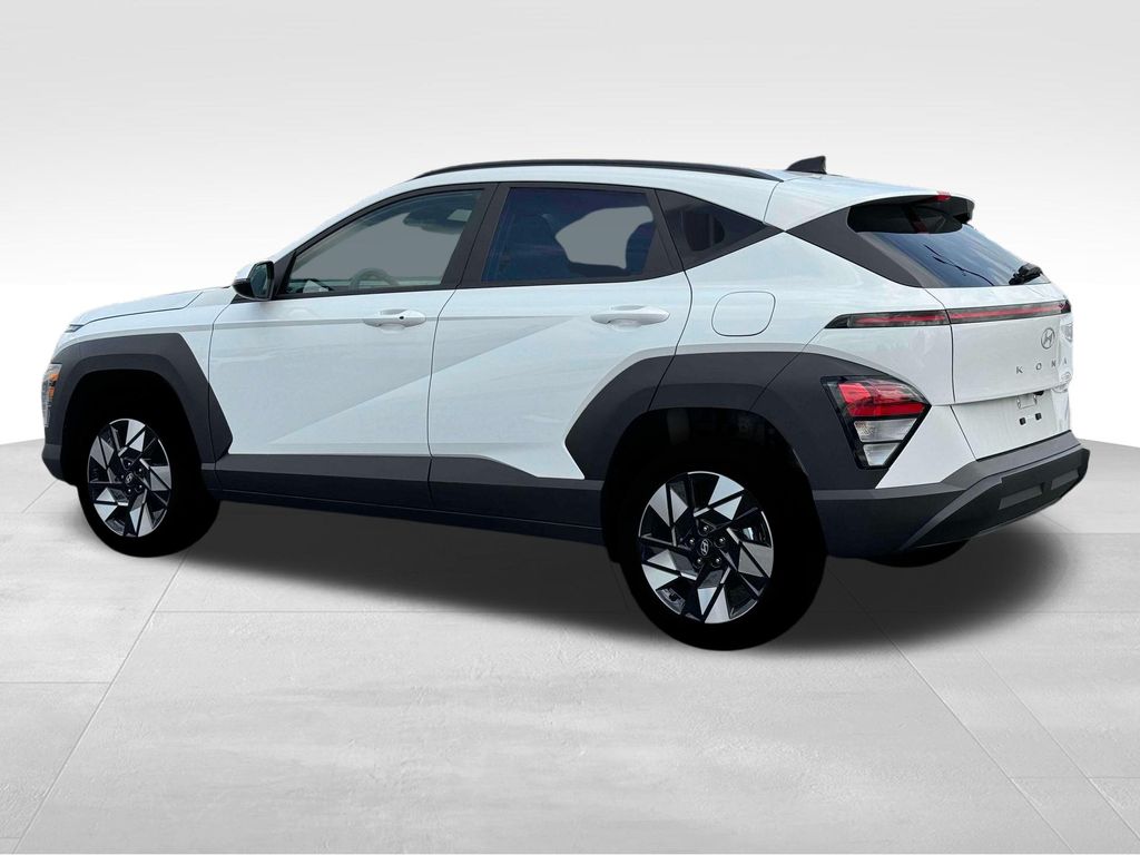 2025 Hyundai Kona SEL photo 3